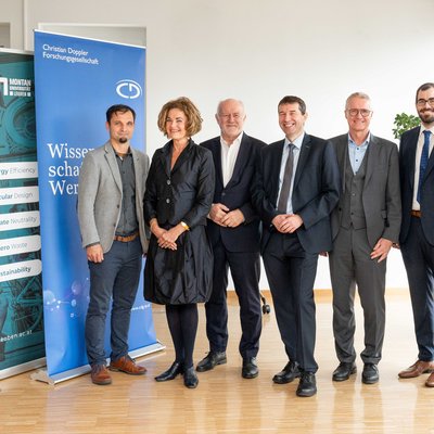 v.l. Thomas Rumetshofer (Borealis), MR Dr. Ulrike Unterer, Vizepräsidentin der CDG, Univ.-Prof. Dr. Josef Eberhardsteiner (TU Wien), Helmut Antrekowitsch, Vizerektor für Forschung und Nachhaltigkeit (Montanuniversität Leoben), Armin Hessenberger (Poloplast GmbH), Dr. Florian Arbeiter (Montanuniversität Leoben), Franz Fuchs (Pipelife Austria GmbH) bei der offiziellen Eröffnung des neuen CD-Labors "ImReMat". Foto: © MUL/Tauderer 