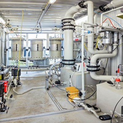 Das Innere der mobilen ReNOx-Abwasserreinigungsanlage