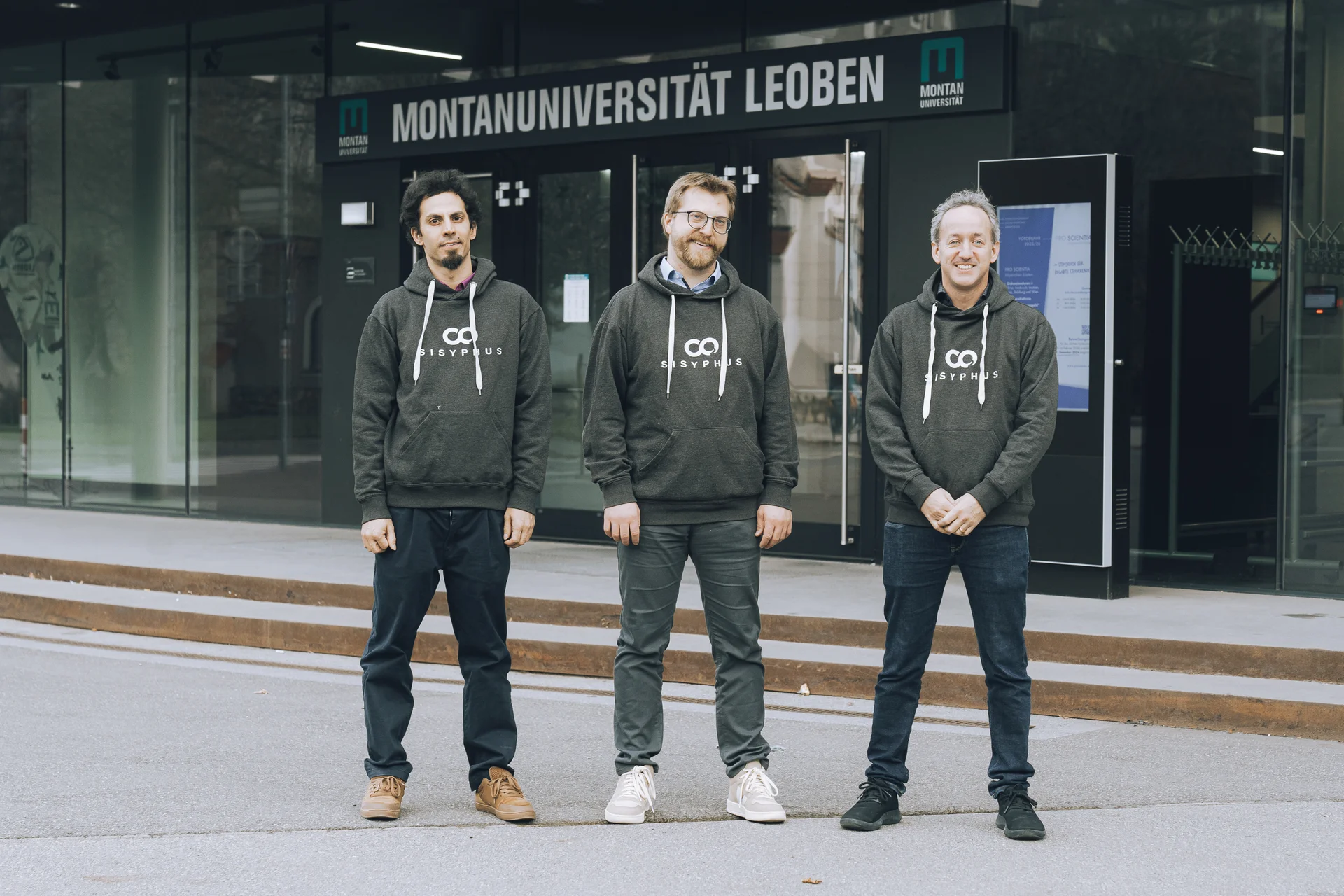 v.l.n.r.: Univ.-Prof. Dr. Christoph Rameshan, Dipl.-Ing. Lorenz Lindenthal und Dr. Tom Cotter Foto: © MUL/Tauderer