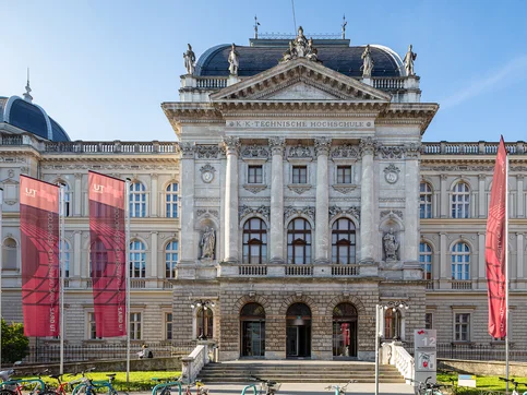 Hauptgebäude TU Graz