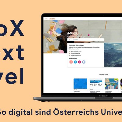 Laptop mit der Startseite von iMooX.at am Bildschirm;