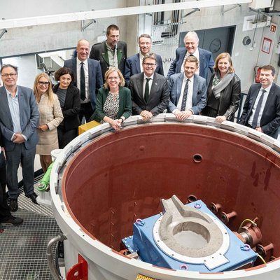 Im Beisein zahlreicher Ehrengäste wurde am Donnerstag, den 17. Oktober 2024 das neue Forschungszentrum für Wasserstoff und Kohlenstoff in Leoben-Leitendorf feierlich eröffnet. Foto: MUL/Tauderer 