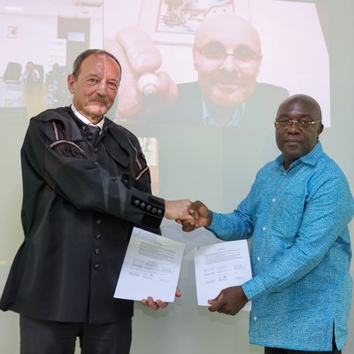 Vertragsunterzeichnung zwischen Ghana und Leoben. 