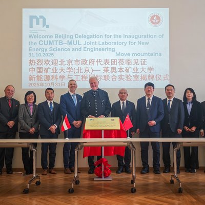 Rektor Peter Moser und Vizerektor Thomas Prohaska hießen die Gäste aus Peking an der Montanuniversität herzlich willkommen. Foto: © MUL
