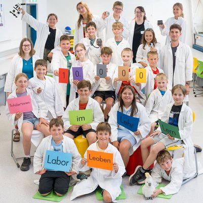 Mit dem Besuch einer Klasse der Volksschule Kobenz wurde die 10.000. Schüler*in im Lehr-Lern-Labor willkommen geheißen. Foto: © MUL/Tauderer