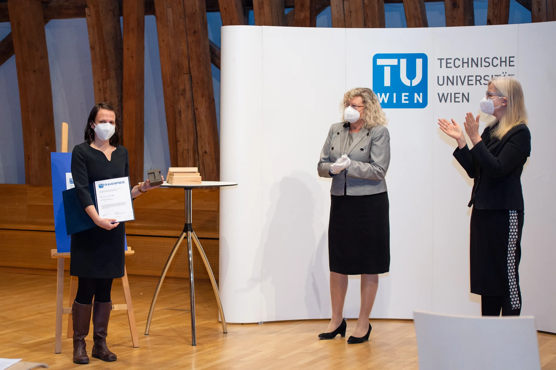 Die Preisübergabe im Kuppelsaal der TU Wien