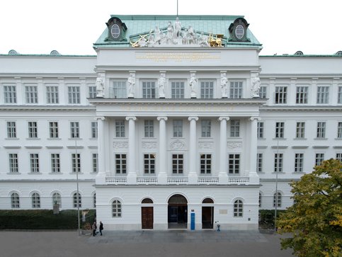 Hauptgebäude der TU Wien am Karlsplatz