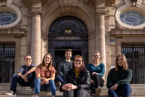 Hauptgebäude Montanuniversität Leoben - Studenten