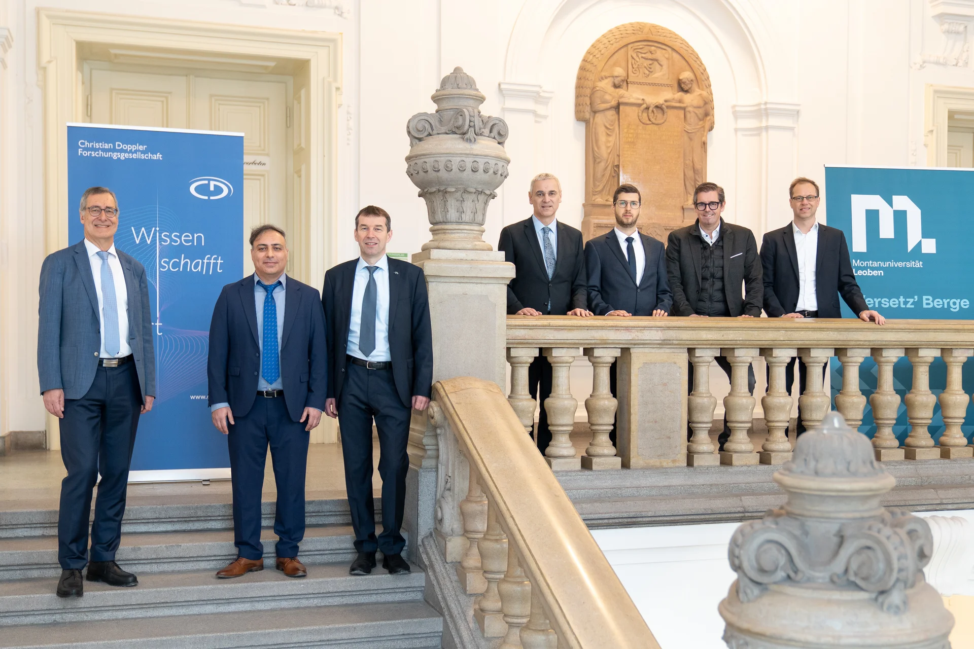 v.l.n.r.: Univ.-Prof. Christian Mitterer (Leiter des Lehrstuhls für Funktionale Werkstoffe und Werkstoffsysteme), der Leiter des neuen CD-Labors Priv.-Doz. Dr. Ebrahim Karimi Sibaki, Vizerektor für Forschung und Nachhaltigkeit Univ.-Prof. Helmut Antrekowitsch,  Ewald Reisenberger (Primetals Technologies), Dr. Alija Vila (Primetals Technologies), Dipl.-Ing. Alexander Scheriau (INTECO) und Dipl.-Ing. Gernot Hackl (RHI Magnesita). Foto: © MUL/Harald Tauderer.