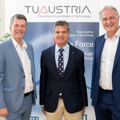 (v.l.n.r.)  Rektor Horst Bischof (Technische Universität Graz), Rektor Jens Schneider (Technische Universität Wien) und Rektor Peter Moser (Montanuniversität Leoben). Foto: TU Austria/Matthias Heisler