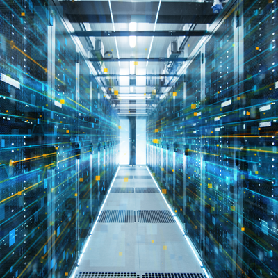Servergang eines Supercomputers.